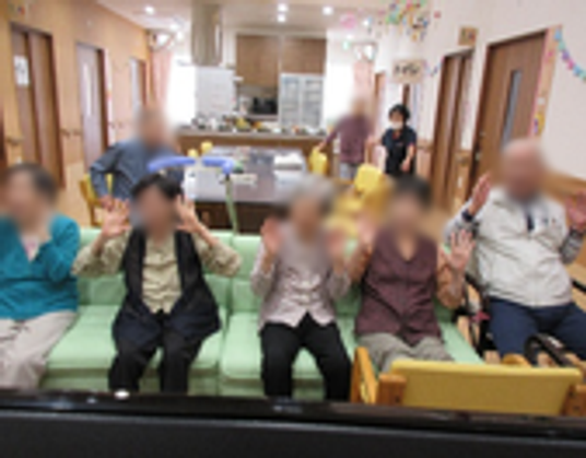広々と明るい室内