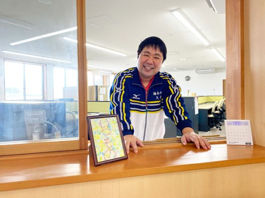 笑顔のスタッフがいるフロント