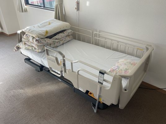 介護用ベッドの居室