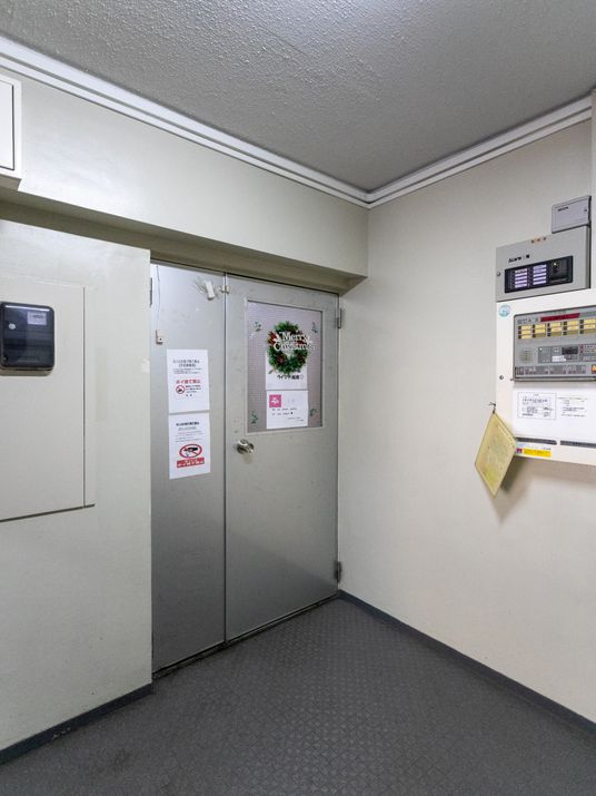 整備された施設のエントランス