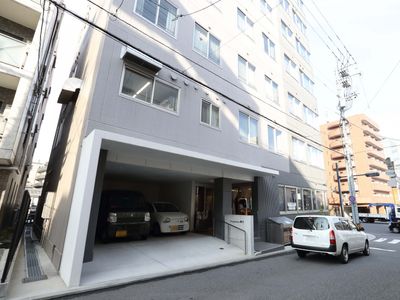現代的な建物の外観