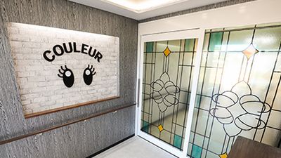 ステンドグラスのエントランス