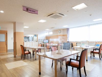暖かみのある食堂空間