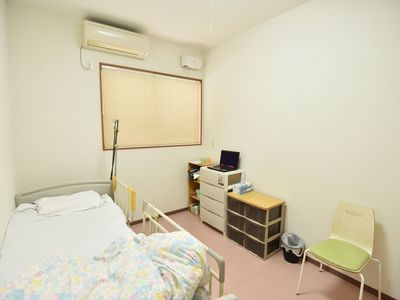 シンプルな個室の居室