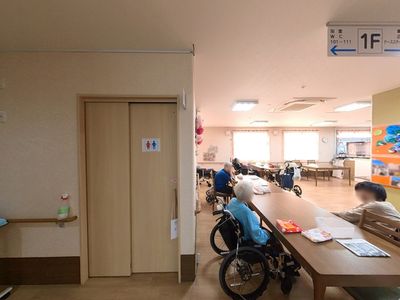 ゆったりとしたダイニングルーム
