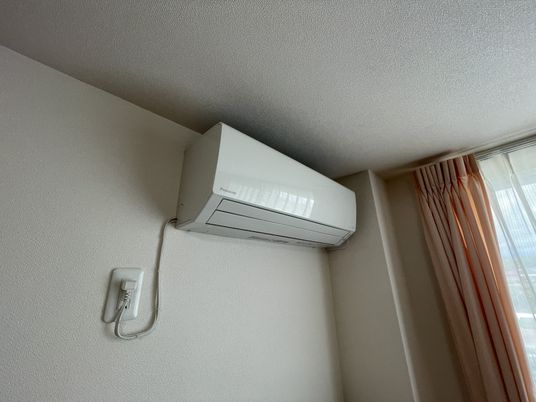 きれいな部屋のエアコン