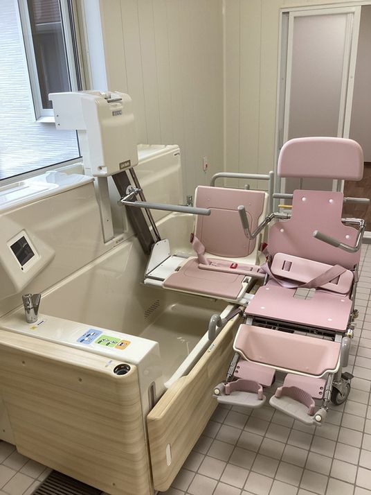 介護用椅子付き浴室