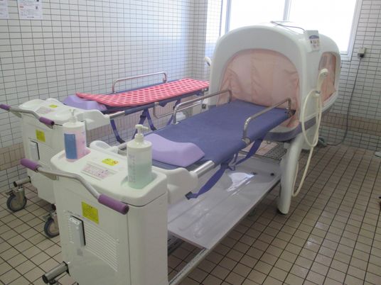 清潔な浴室設備