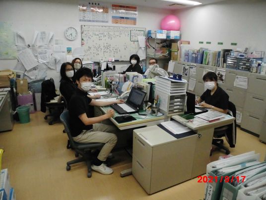 スタッフが勤務するオフィス