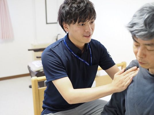 スタッフと利用者の様子