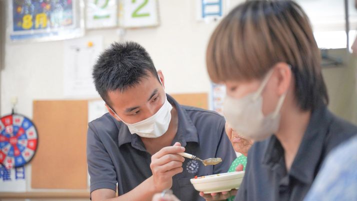食事介助の様子