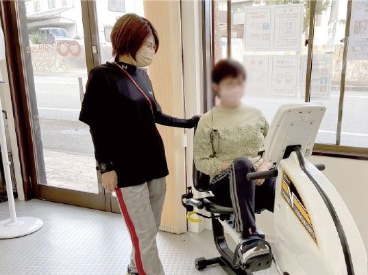 二人がいる機能訓練室