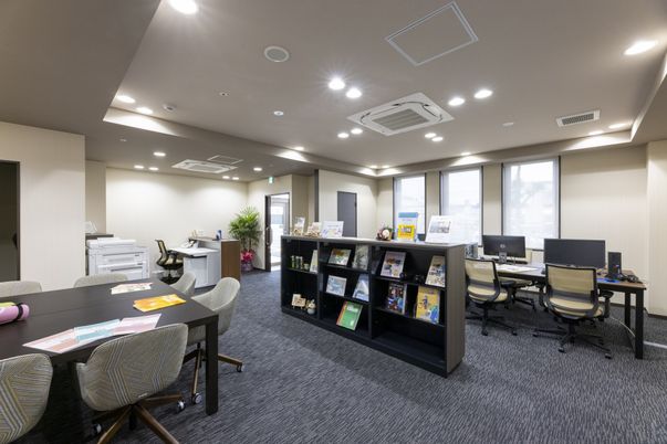 スタッフ用オフィスの内観