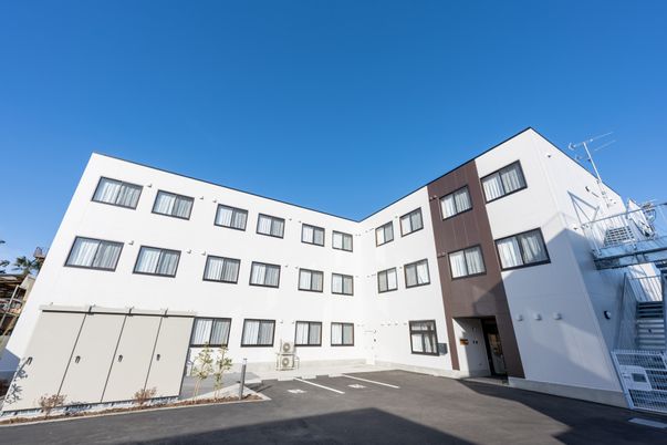 清潔感のある建物の外観