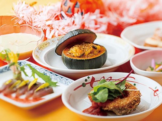 色鮮やかな日本食料理