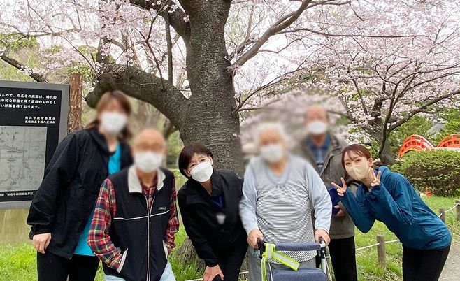 桜の下でのひととき