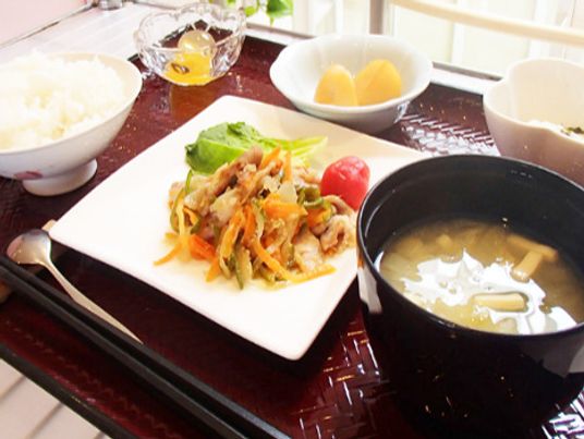 栄養満点の食事提供