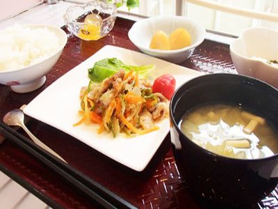 栄養満点の食事提供