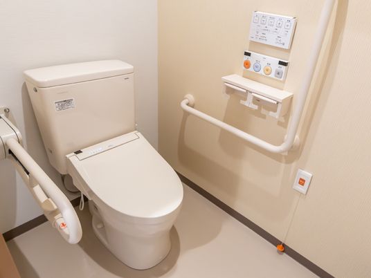 手すり付きトイレ設備