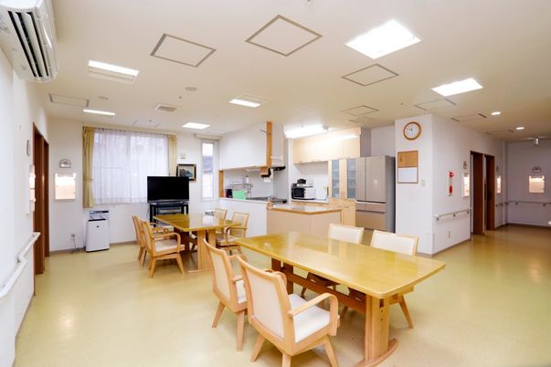 開放的なダイニングルーム