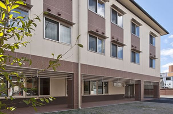 3階建ての建物外観