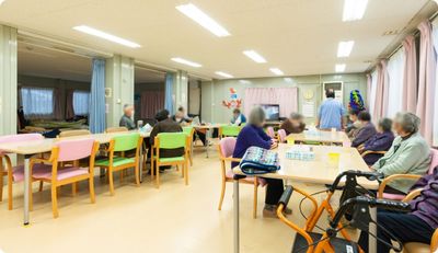 広々としたダイニングルーム