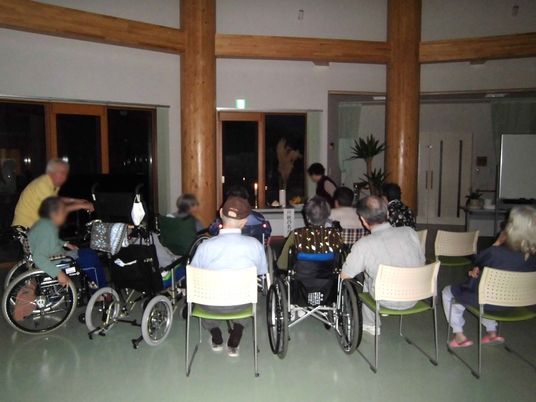 多目的室での集まり