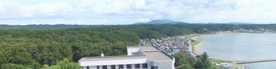 緑豊かなロケーションの外観
