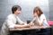 会話する二人の様子