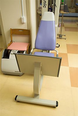 リハビリ機器のある部屋