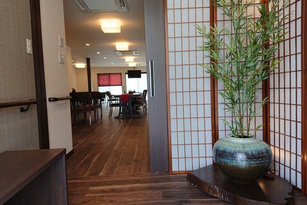 和の趣があるエントランス