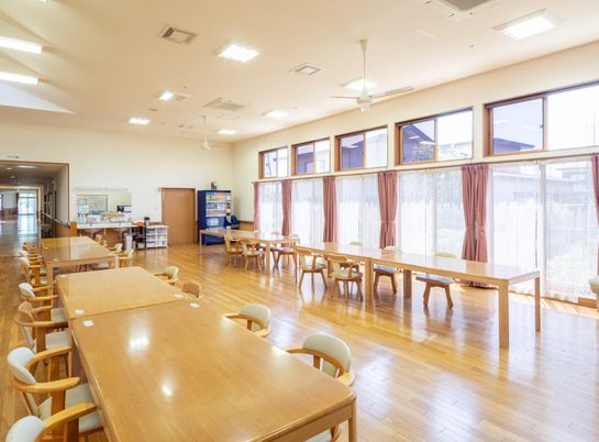 広々としたラウンジ