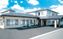 開放的で明るい建物外観