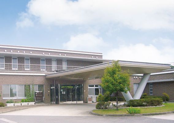 広々とした建物の外観