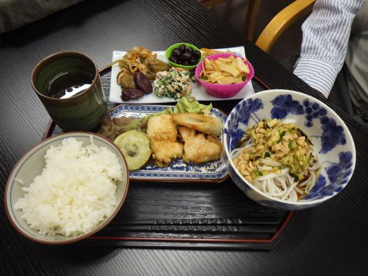 多彩な料理の盛り付け