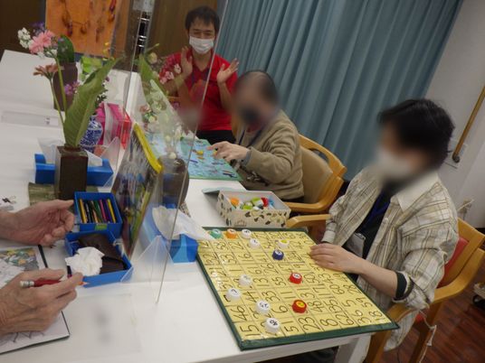 アクティビティ中の人々