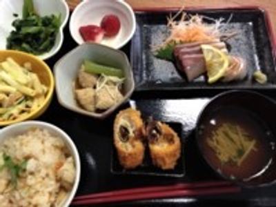彩り豊かな食事風景