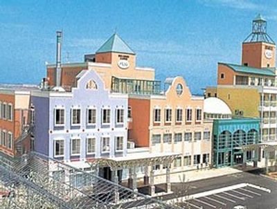 カラフルな外観の建物