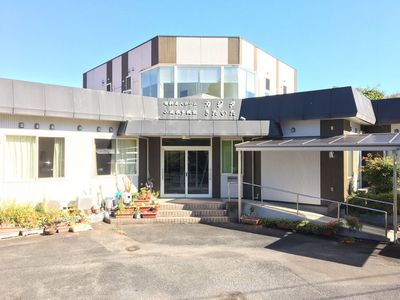 入り口のある建物