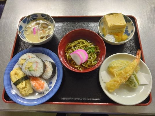 彩り豊かな食事メニュー