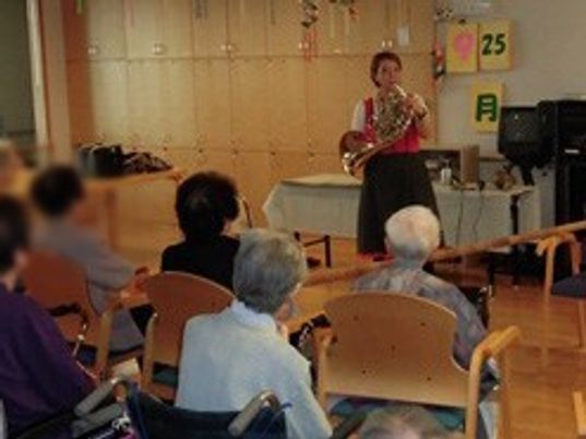 音楽を楽しむ多目的室  