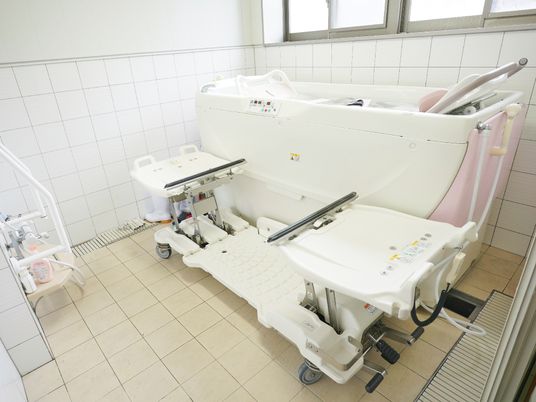 快適な設備の浴室