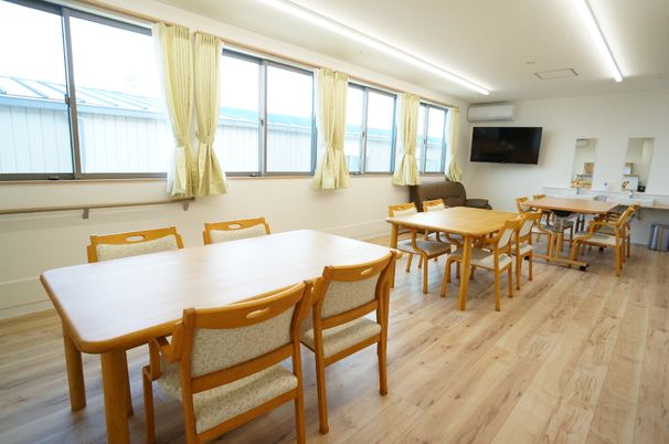 食堂の柔らかな雰囲気