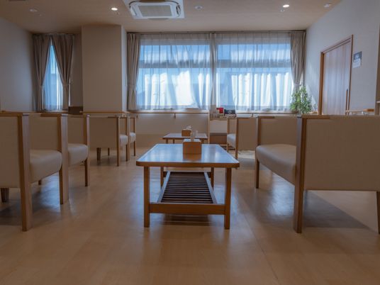 開放的な食堂の雰囲気