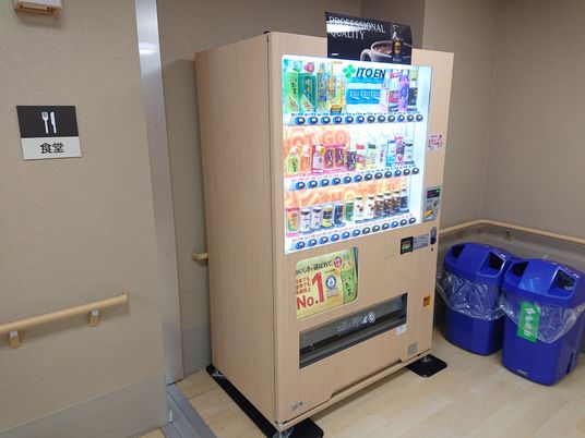 自動販売機設置の廊下