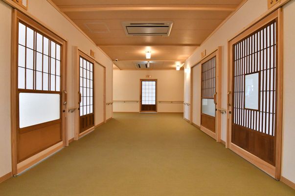 和の趣ある廊下