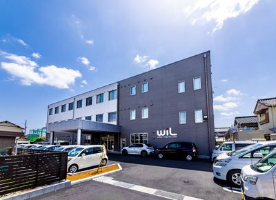現代的な建物の外観