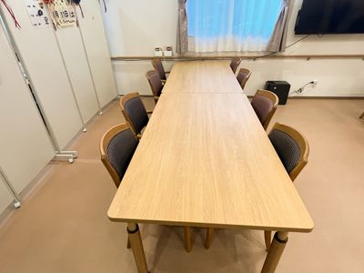 テーブル配置の部屋