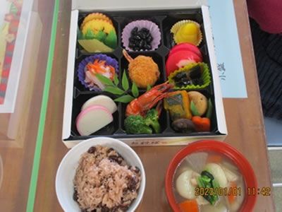 彩り豊かな料理トレー