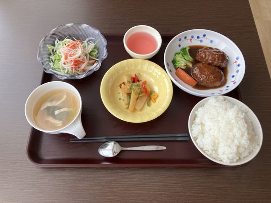 和風メニューの食事
